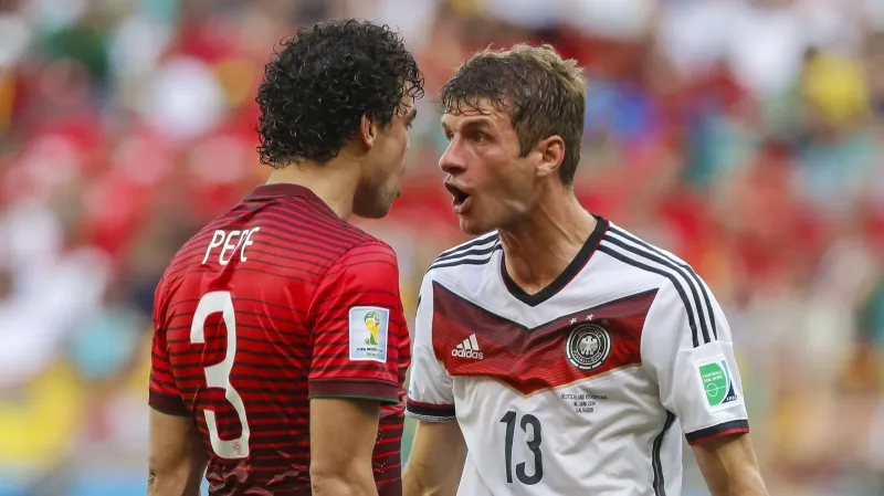 Pepe a Thomas Müller
