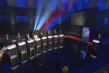 Lídři odpovídali v superdebatě i na otázky připravené umělou inteligencí