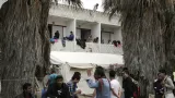 Uprchlíci v opuštěném hotelu Lambi