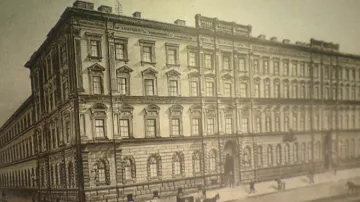 Centrální budova pošty na dobovém snímku
