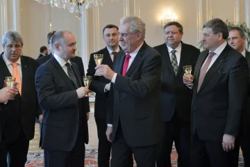 Zeman: „Kraje hospodaří lépe než vláda, i když to není tak velké umění“