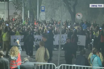 „Z našeho Slovenska udělali mafiánský stát.“ Korupční aféry vyhnaly Slováky do ulic