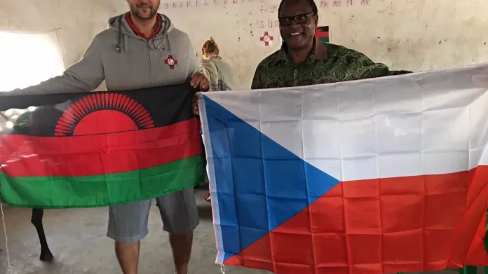 Rastislav Maďar a vlajky v Malawi