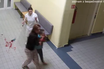 Zdravotníci pardubické nemocnice postupovali při pooperačních komplikacích chlapce špatně, shodli se znalci