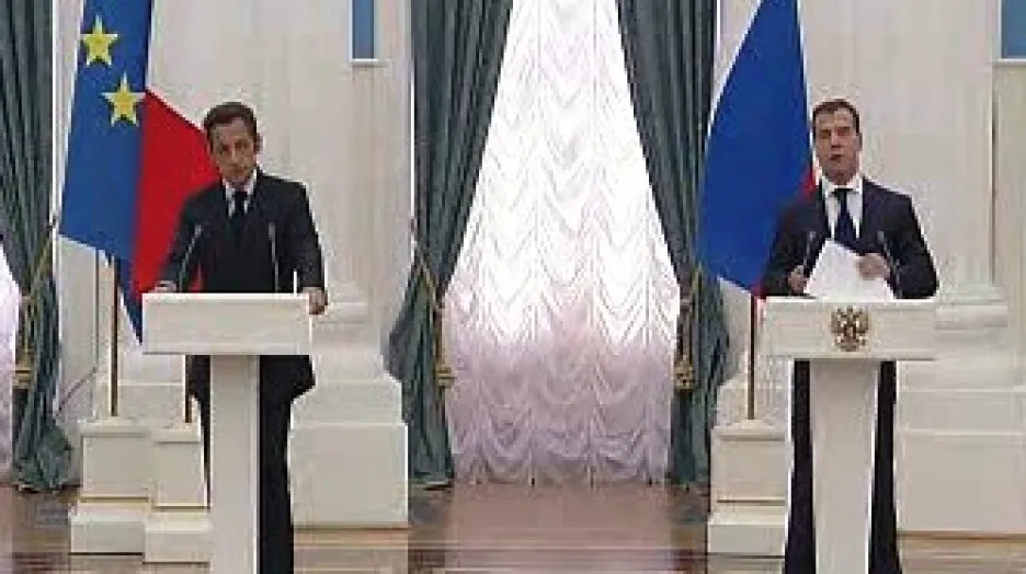 Francouzský prezident Nicolas Sarkozy a jeho ruský protějšek Dmitrij Medveděv