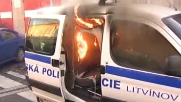 Hořící auto městské policie