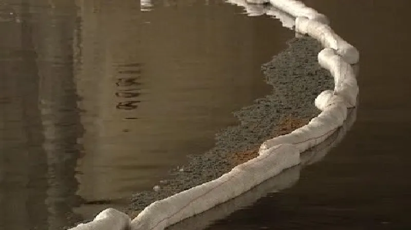 Znečištěná řeka