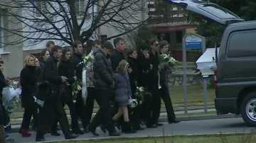 Pohřeb dvou dívek, které tragicky zemřely při rallye