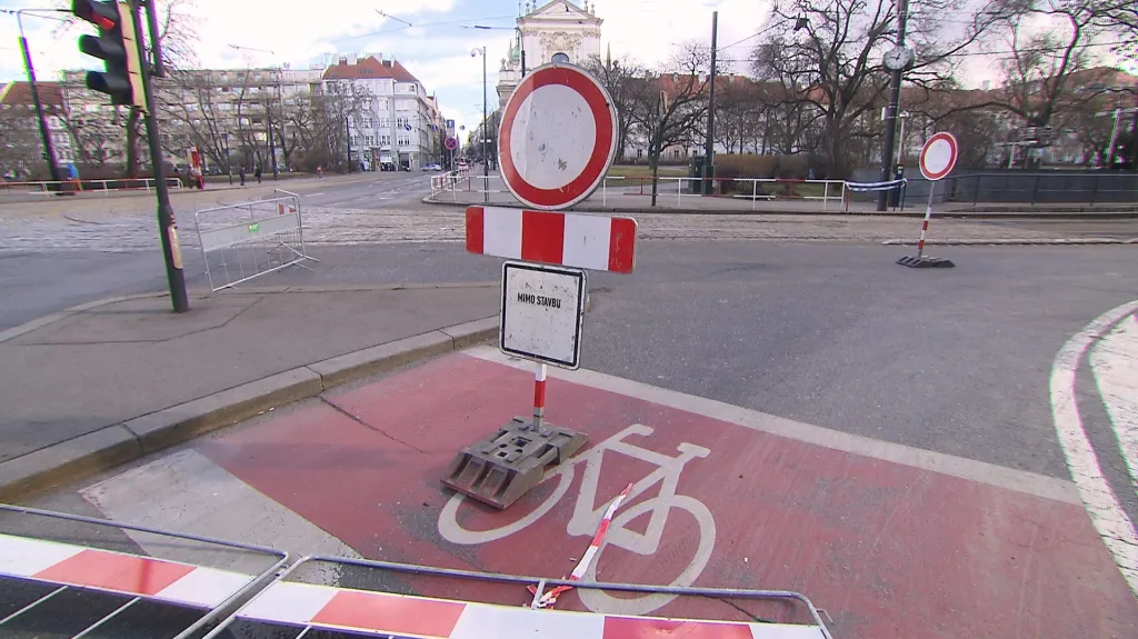Uzavírka na Karlově náměstí