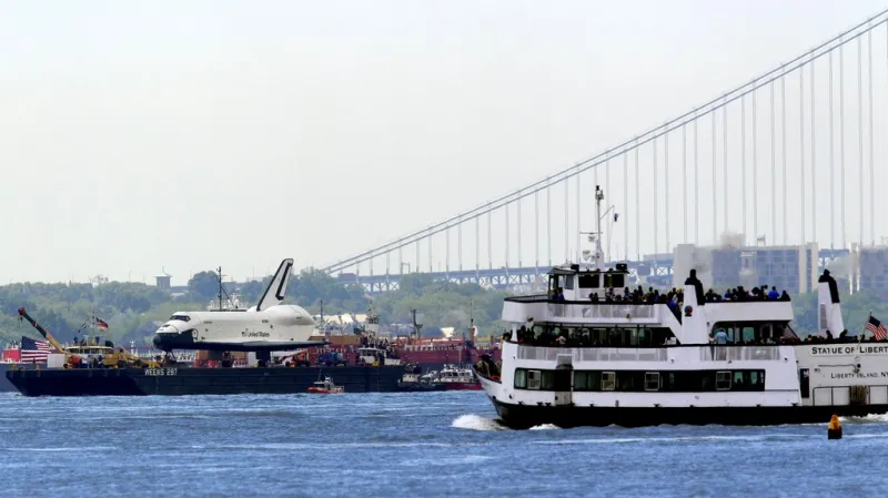 Enterprise na řece Hudson