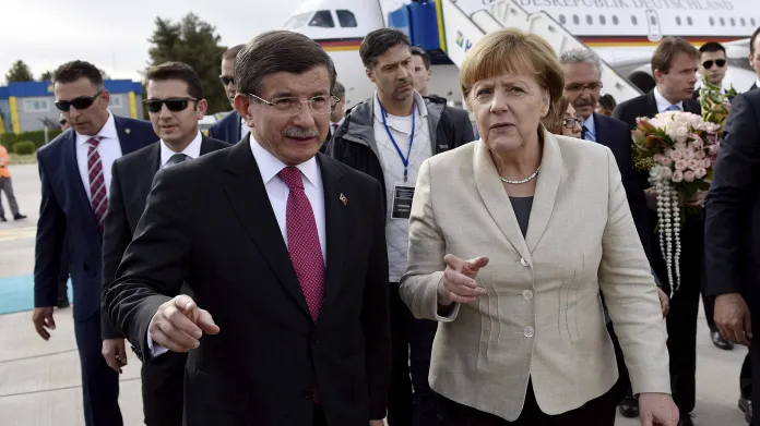 Události: Merkelová navštívila uprchlický tábor v Turecku