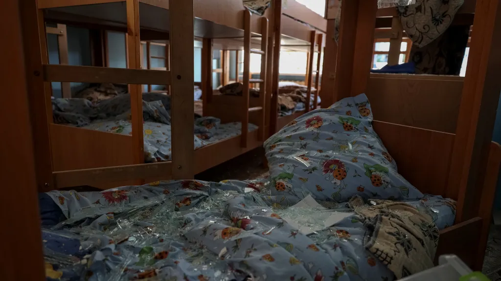 Interiér zničené školky ve Lvově