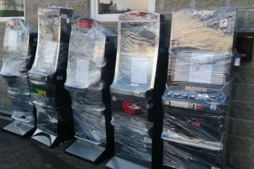 Celníci zasahovali v deseti krajích. Zabavili přes dvě stovky nelegálních automatů