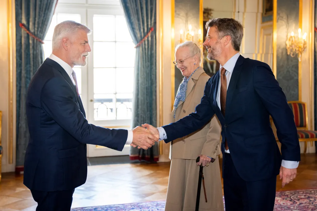 V rámci Kodaňského demokratického summitu v květnu 2023 se prezident Pavel setkal s bývalou dánskou královnou Markétou II. a korunním princem Frederikem