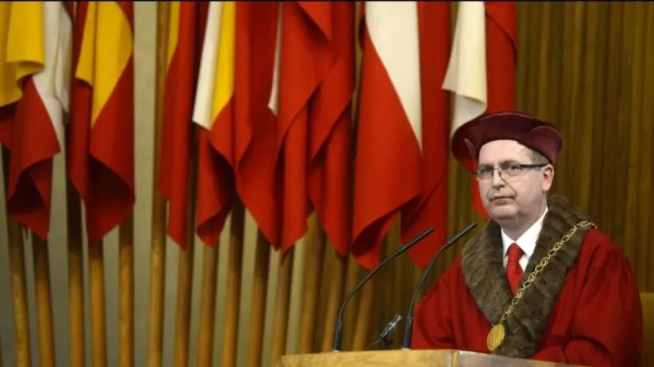 Zima: V lustračním zákoně nejsou uvedeni profesoři