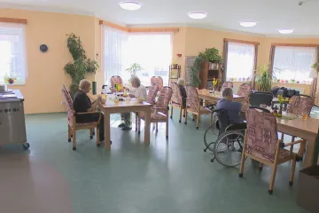 Sociální zařízení hlásí na léto plno. Rodiny je rezervují pro staré a nemocné blízké i půl roku dopředu
