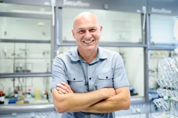 Slibný český lék proti rakovině se začal testovat na lidech. První fáze má trvat tři roky