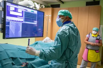 Nemocnice v Ostravě otevřela pracoviště jednodenní kardiologie. Zvládne až šest set operací ročně