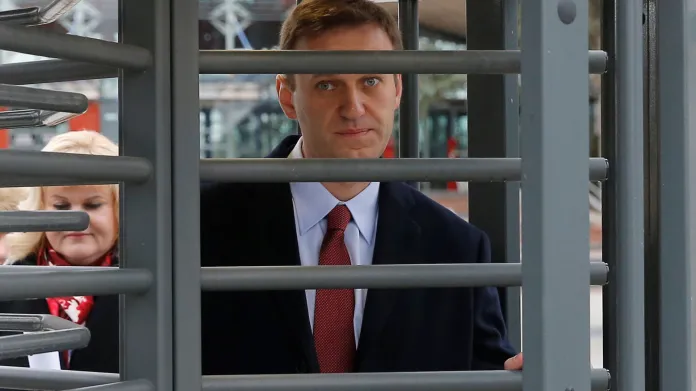Navalnyj přichází k soudu ve Štrasburku