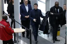 Expremiér Valls bude v červnu kandidovat za Macronovo hnutí