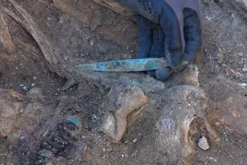 Nález, který nemá na Moravě obdoby. Dělníci náhodou objevili hrob bohatého velmože