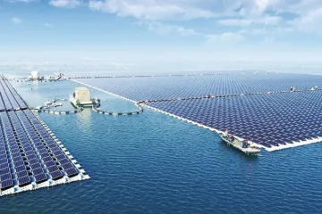 Solární panely slaví 65 let. Původně poháněly družice, dnes je to nejrychleji rostoucí zdroj energie