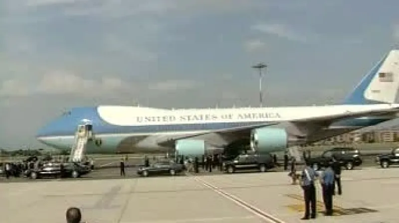 Americký vládní speciál přistál v Itálii.