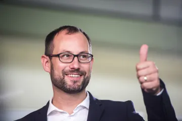 Sázka na hrdost. Starostové vstupují do sněmovny