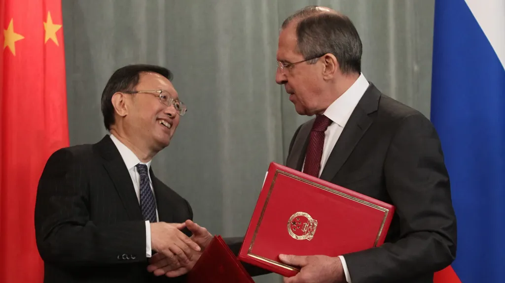 Jang Ťie-čch' a Sergej Lavrov