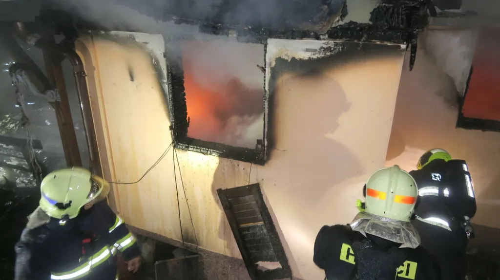 Požár chaty v Pňovanech