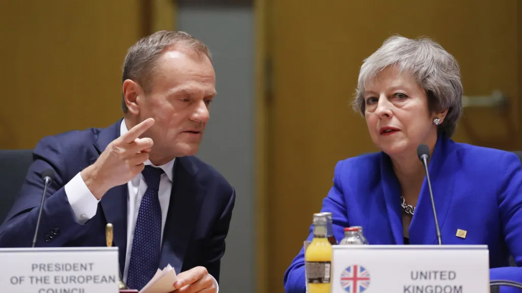Donald Tusk a Theresa Mayová
