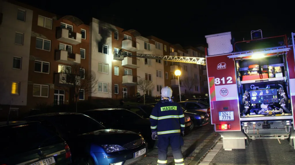 Hasiči likvidovali požár bytu ve Zlíně