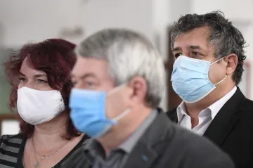 Širší vedení KSČM doporučí svým poslancům hlasovat pro prodloužení nouzového stavu