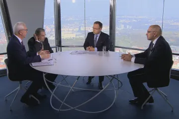 Zeman svým chováním podkopává důvěru v instituce, obává se rektor Bek