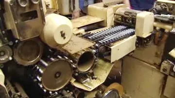 Stroj na výrobu falešných cigaret