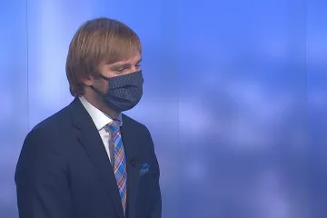 Pokud se budeme blížit k reprodukčnímu číslu dva, zavedeme distanční výuku, uvedl Vojtěch