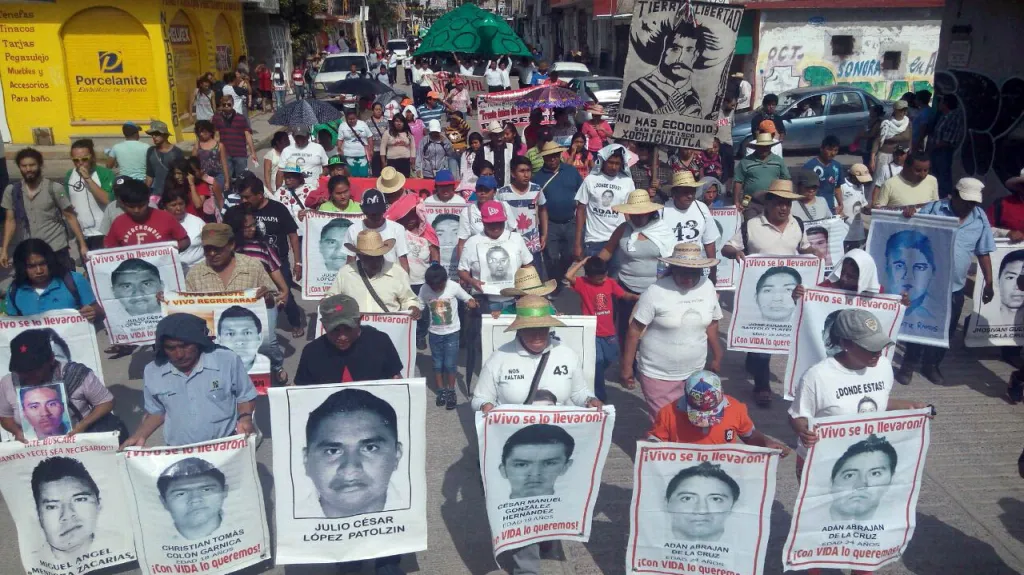 Případ zmizelých studentů stále hýbe Mexikem