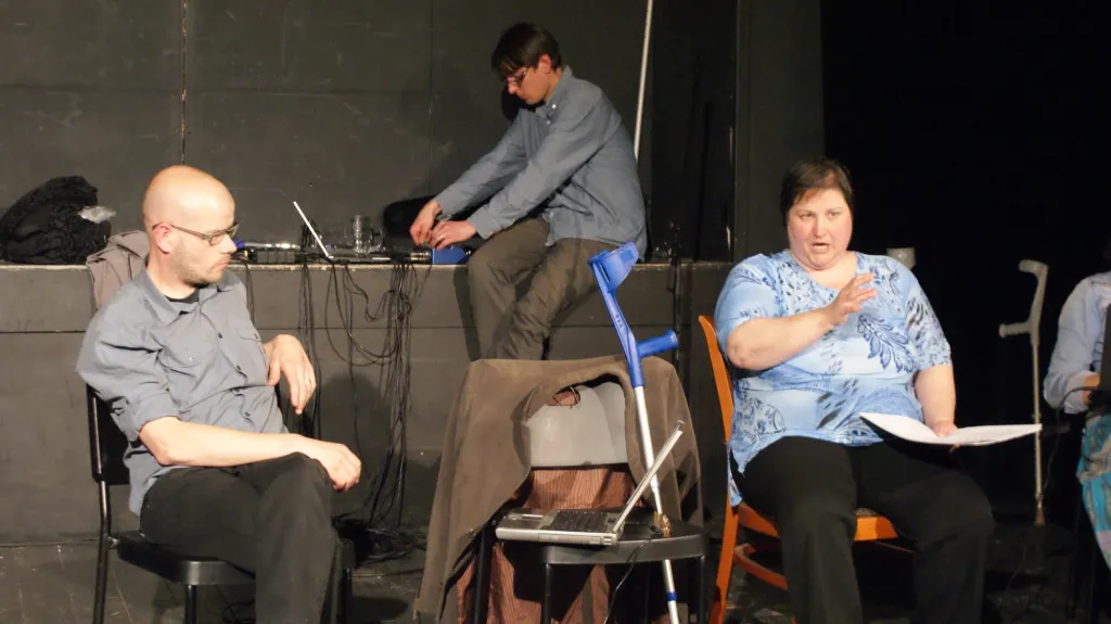 Zkouška představení Dluhobaroni 0.0