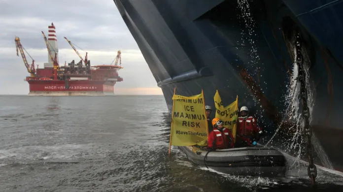 Blokáda ruské lodi v Arktidě