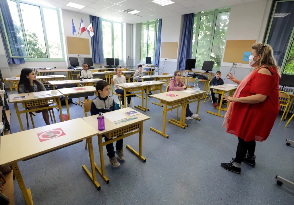 Otevření základních škol ve Francii a nová nařízení