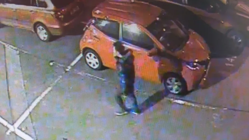 Policie žádá o pomoc při pátrání po pachateli prvního útoku