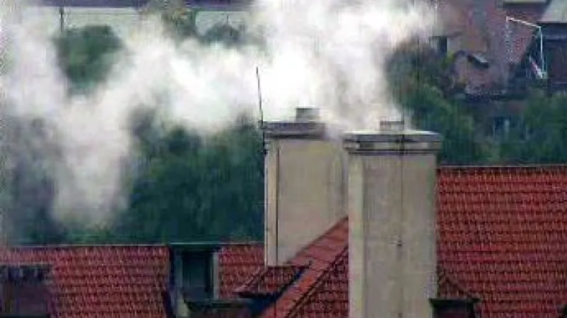 Komíny vypouštějí velké množství exhalací.