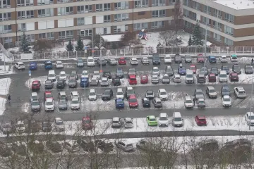 Plzeň trápí nedostatek parkovacích míst u fakultní nemocnice
