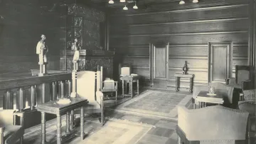 Úprava rezidenční budovy československého vyslanectví ve Varšavě, schodišťová hala (architekt: Ladislav Machoň), 1924–1925