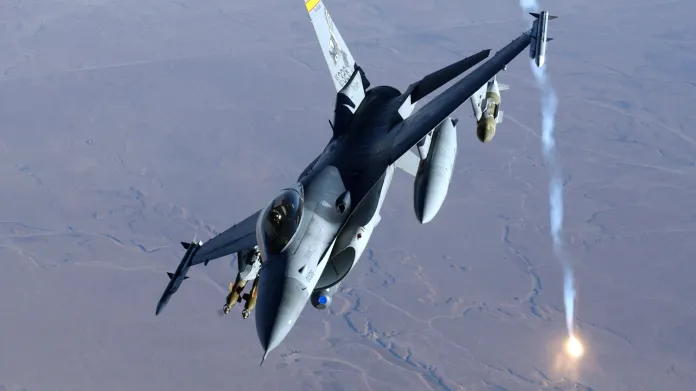 F-16 nad Irákem