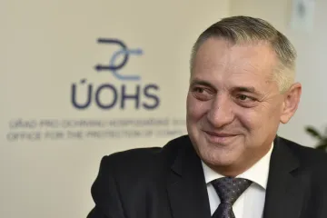 Zeman se s Rafajem setká příští týden ve středu, vláda Hradu navrhuje odvolání