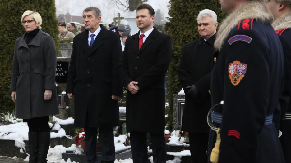 Zleva ministryně obrany Karla Šlechtová, premiér Andrej Babiš, předseda Poslanecké sněmovny Radek Vondráček a předseda Senátu Milan Štěch