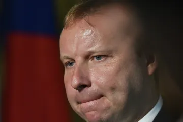 Poche nemá na ministerstvu žádnou funkci ani smlouvu, řekl Hamáček poslancům