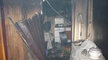 Plameny poškodily kuchyni