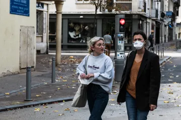 V italském Sevesu padali z nebe ptáci, v Rouenu černý déšť. Rizikových chemiček má Francie přes 1300